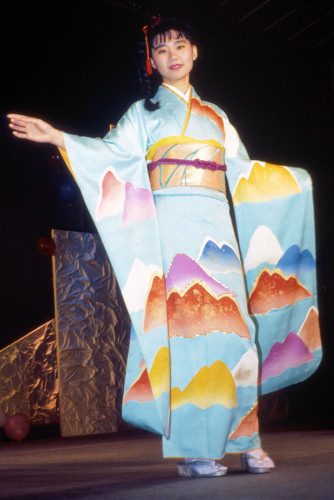 Kyoto_40_SilkKimono_g.jpg