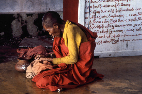 R_Shwedagon_12_g.jpg