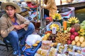 Thailand_Canals_FloatingMarket_9554