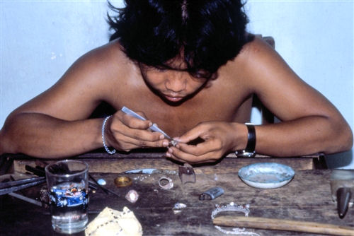 Bali_VisualArts_12_Jeweller_g.jpg