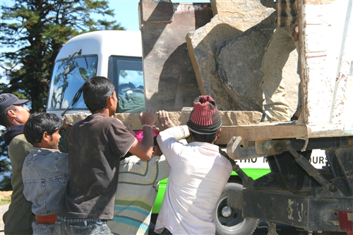 Bhutan_ThToPun_OnTheRoad_8298.jpg