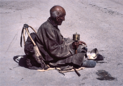 Lhasa25JokhangPilgrims.jpg