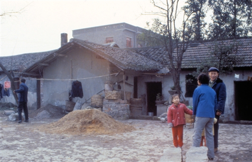 Sichuan_Chongqing_42_CollectiveFarm.jpg